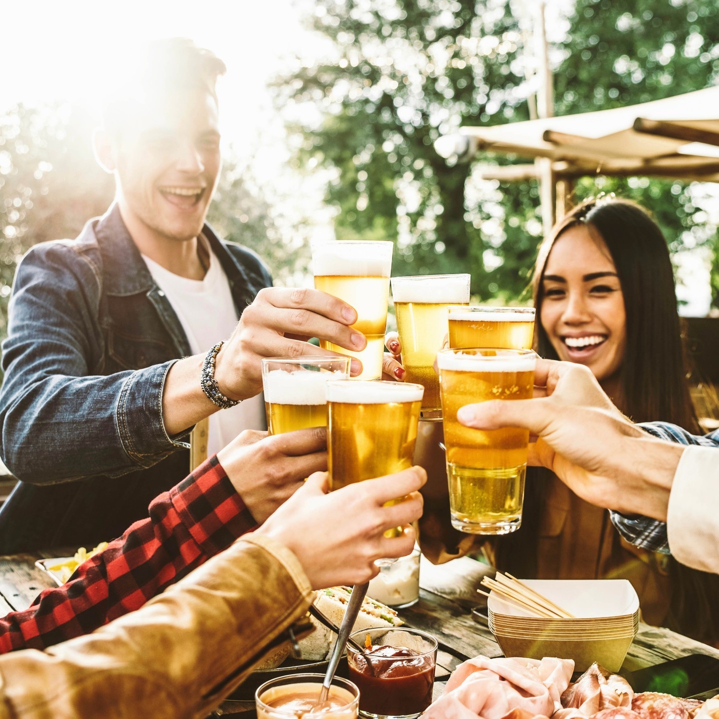 5 Wisconsin Breweries on Bike Trails 🍻🚲️ Wisconsin is the perfect place to experience the best of both worlds and pedal for a pint. As late summer meets early fall, it’s prime time to explore the ample array of Wisconsin breweries on bike trails. Check out the list on FabulousWisconsin.com.