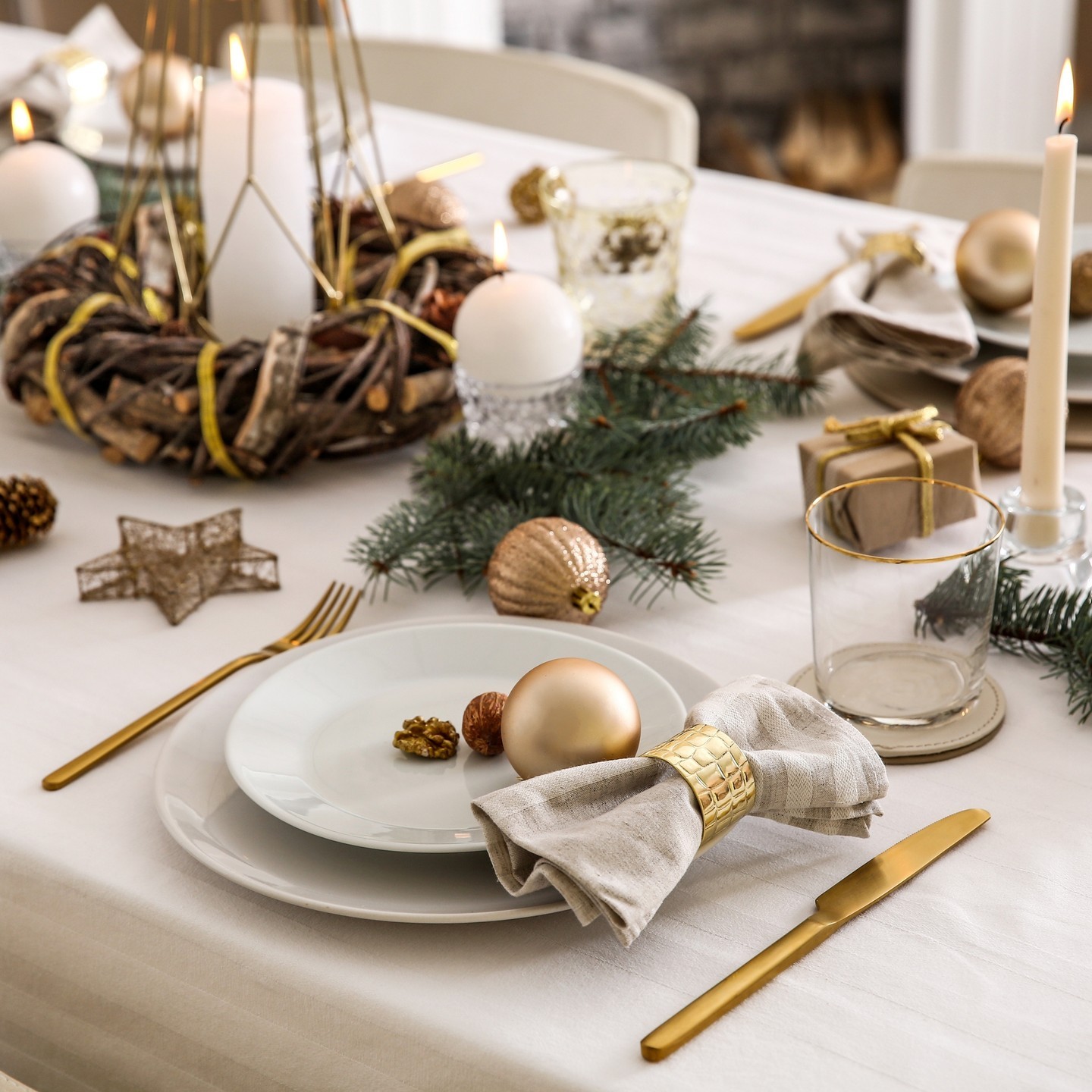 Holiday Dining 🍴 With unique holiday dining experiences inside igloos and winter wonderlands or a luxe brunch with Santa and your little one’s favorite reindeers, there is a plethora of festive dining fun in Wisconsin that will keep you feeling holly and jolly all December long. Check out the list at FabulousWisconsin.com. {link in bio}